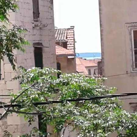 Apartment Stone Varos *