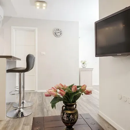 Stone Varos Apartment Split