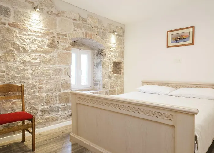 Stone Varos Apartment Split