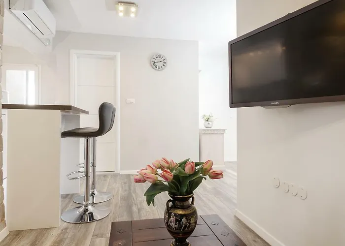 Stone Varos Apartment Split