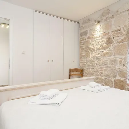 Apartamento Stone Varos