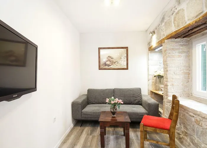 Апартаменты Stone Varos Сплит